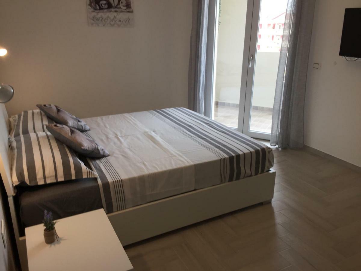 Le Domus Modern Apartments Cagliari Su Forti Bagian luar foto
